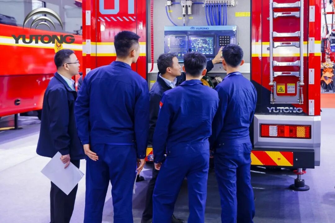 科技赋能实战！幸运彩专用车亮相第二十一届国际消防展