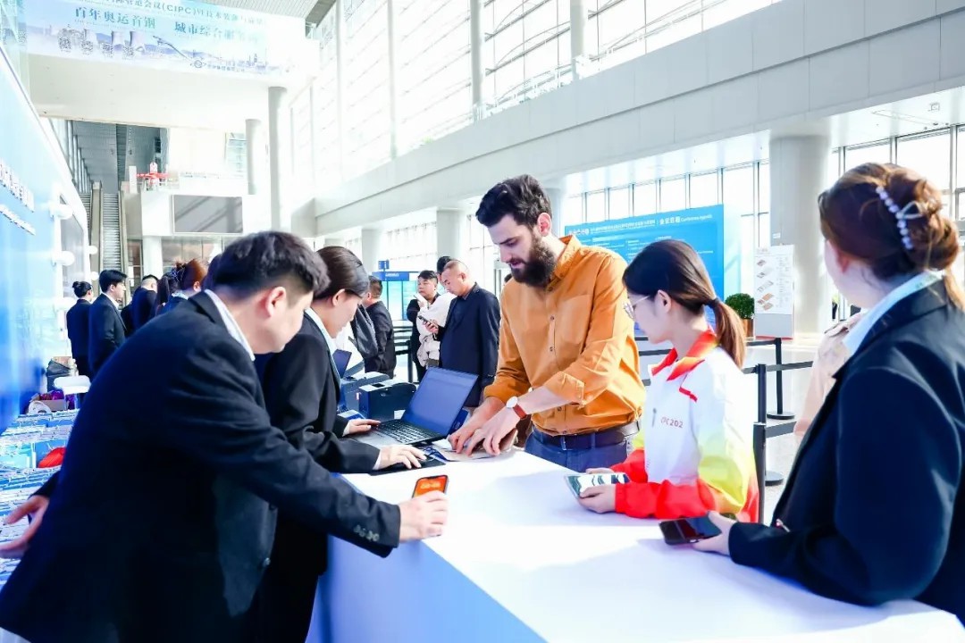 能源“动脉”守护者｜幸运彩装备检修车闪耀第八届中国国际管道会议