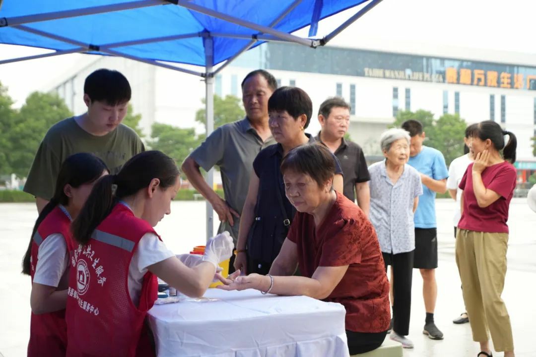 流动医疗暖民心·签约服务进万家! 幸运彩民生体检巡诊车助力滑县医共体建设